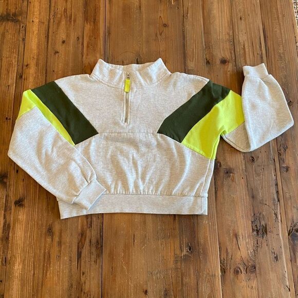 Love Tree Cropped Zipper Front Sweatshirt Gray Green Size Medium - Picture 10 of 10